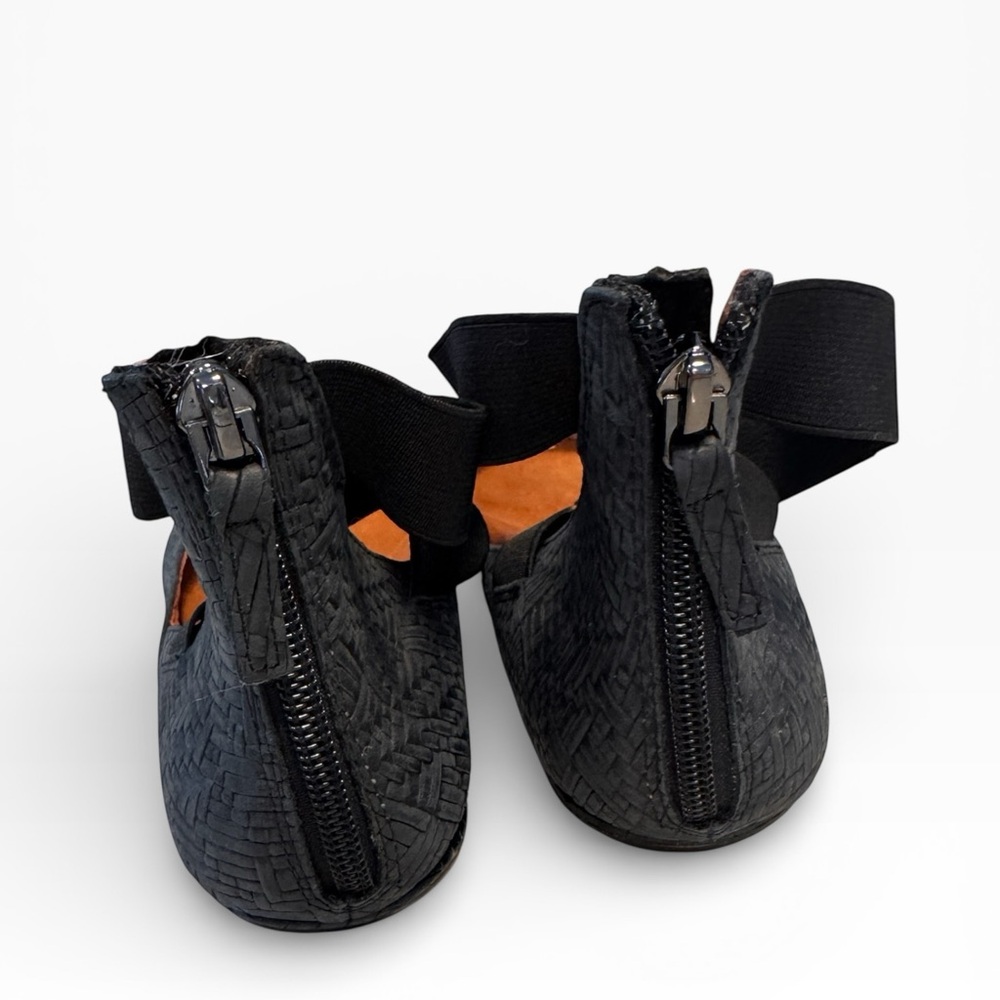 New Gentle Souls woven zip flats with ankle straps, blue + black, 8.5 - Picture 3 of 5